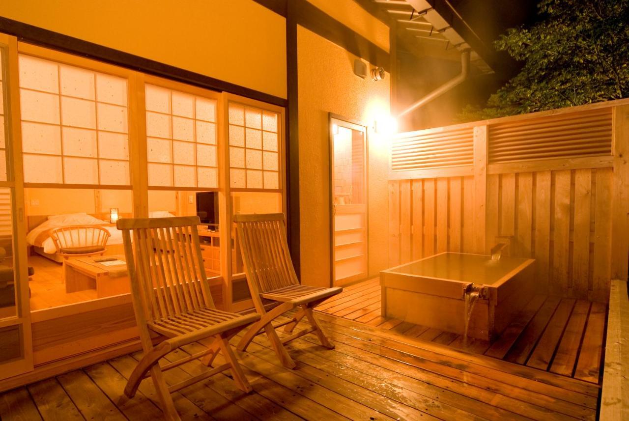 Miyama Ouan Kyoritsu Resort Takayama  Exterior foto A private onsen