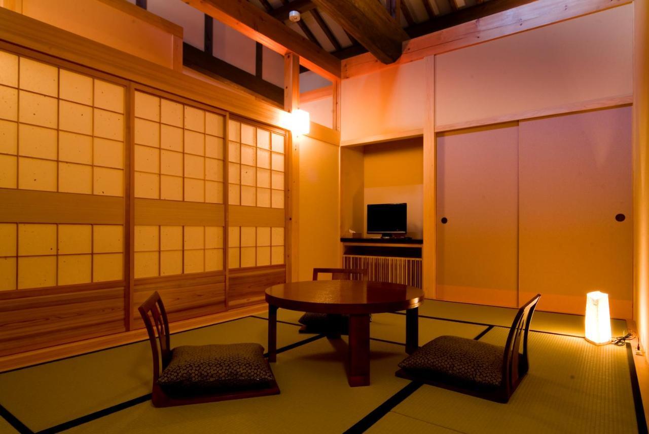 Miyama Ouan Kyoritsu Resort Takayama  Exterior foto A traditional Japanese room